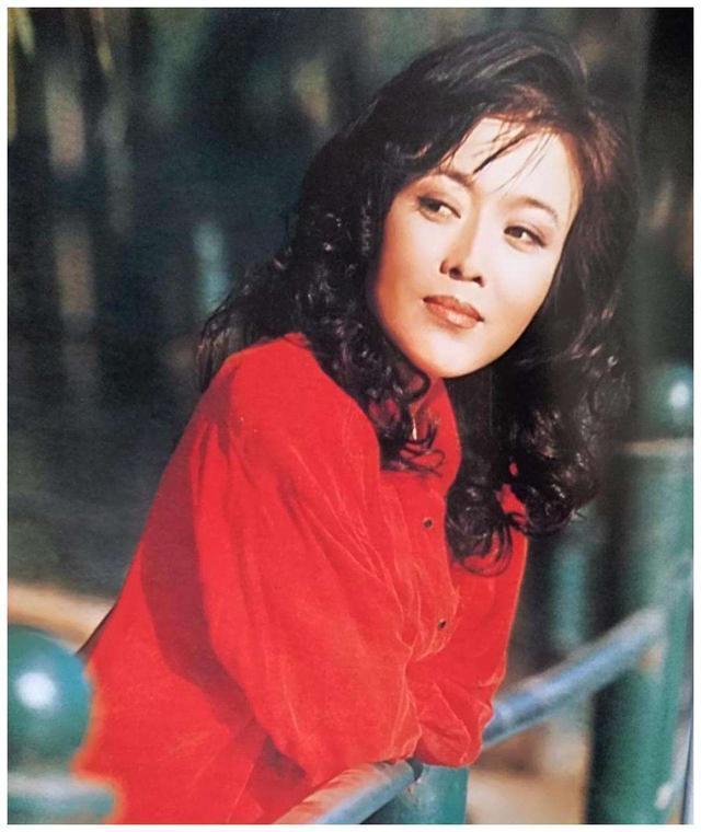 丁嘉丽照片:丁嘉丽有着怎样的艺术人生