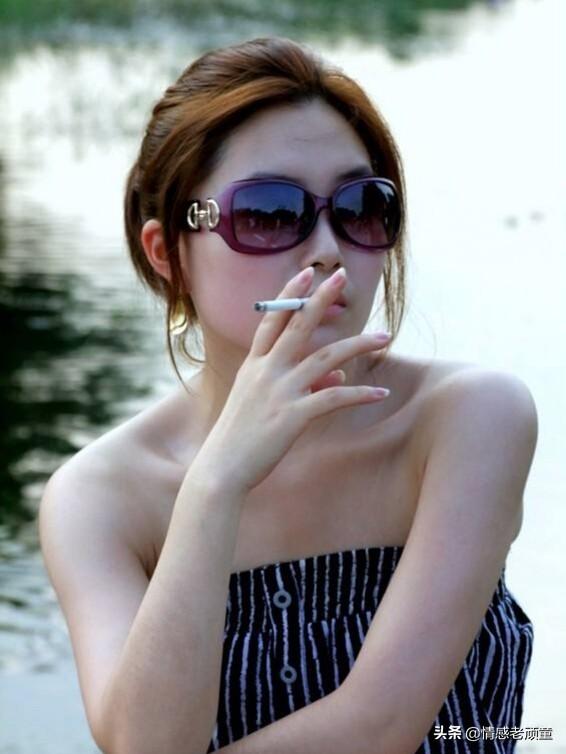 头条问答 - 抽烟的女人漂亮吗?为什么有些女人喜欢抽烟?