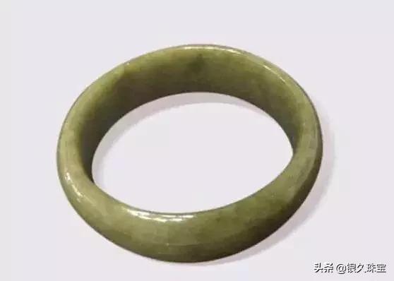 冰种春彩翡翠好不好,现在市场上翡翠冰种价格表现如何？