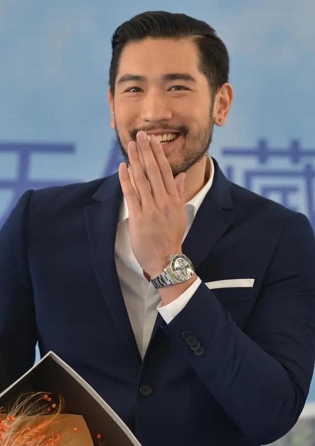 高以翔是谁:高以翔是谁？怎么还用水晶棺运回台北？