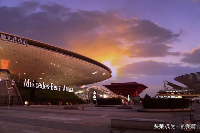 上海红美丽:你觉得重庆和上海哪里的夜景比较好看？