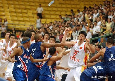 尼克杨打架:当年，组合拳击退波多黎各球员，替阿联出头的李楠受到什么处罚？