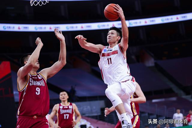 深圳张家乐:参加广东男篮揭幕战跳球仪式的小男孩是谁？他是什么来头？