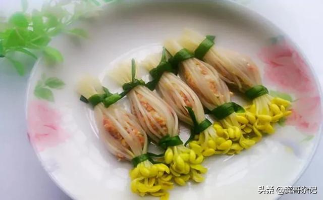 广西食人鱼图片:鞍山一男子小区附近钓鱼，发现一只鳄鱼正盯着自己, 你怎么看？