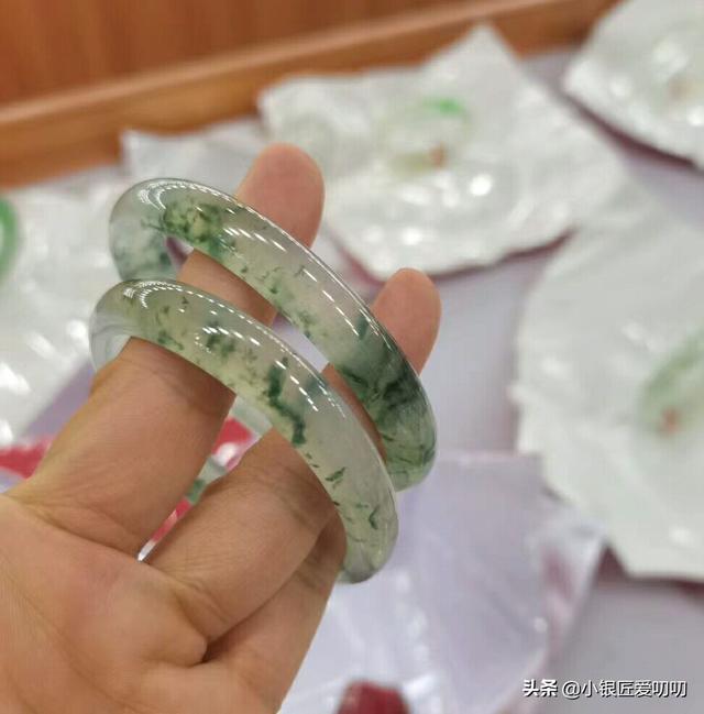 20万以上的玉镯图片,为什么这样的手镯值100万？