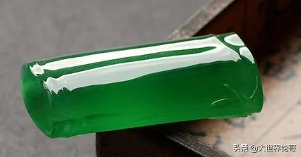 如何挑选翡翠,飘花翡翠很美，但如何挑选出最美的？