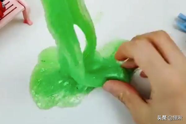 用家里的东西做起泡胶,如何利用厨房材料做起泡胶？