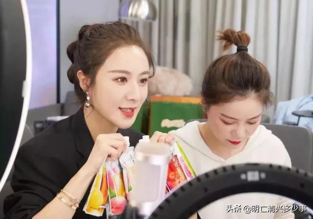 荒蛮生活中老公是谁:带货女王薇娅老公是谁？他俩门当户对吗？