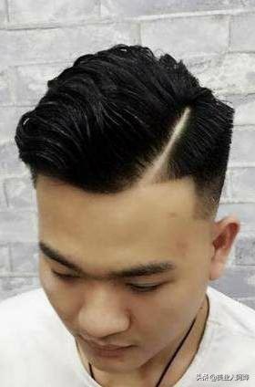 30岁男人剪什么发型显成熟