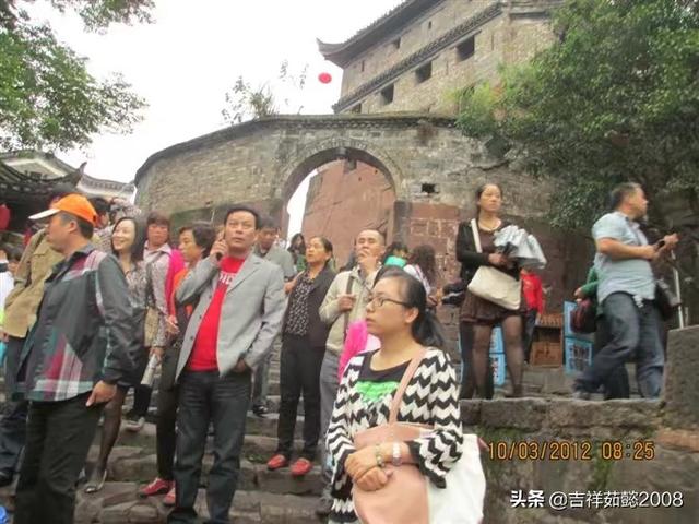 凤凰古城简介:听说凤凰古城很美，请简单介绍一下？