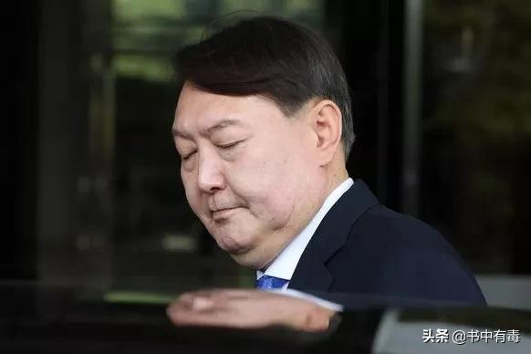 韩剧总统:韩国总统没有好下场，是因为党派斗争激烈，还是司法独立权大？