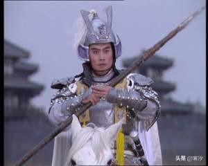 三国演义中的凤雏是谁:襄阳三国历史上的庞德公和庞统是不是一个人？庞德公是指谁？