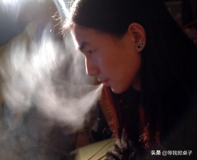 有没有什么让你三观崩裂的歌曲？