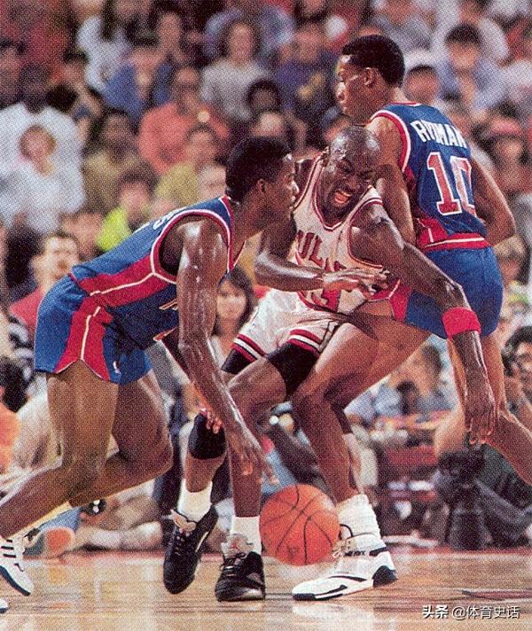 大虫罗德曼当年在公牛队场均只有5分，他为什么能和当年的乔丹皮蓬并称为三巨头？插图36