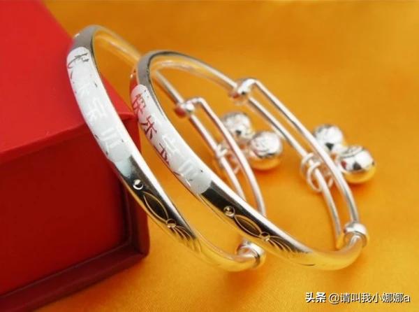 老凤祥白金手镯图片,金手镯什么款式比较适合30岁的人？