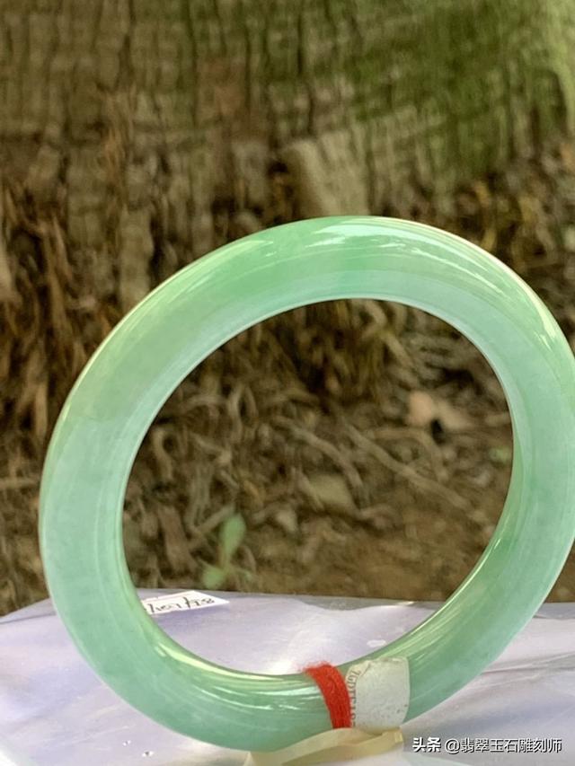 和田玉手镯70000元图片,在网上买了个六七百的手镯怎么觉得有点假？