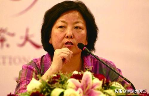 湖北大学教师梁艳萍，颠覆历史事实，长期发表“侮国”言论，怎么评价？