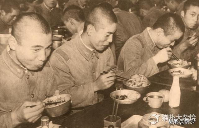白色战士大和犬第26:旧日本陆军会羡慕、嫉妒海军伙食好吗？ 白色战士大和犬21