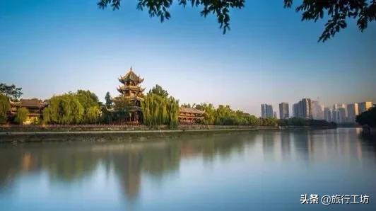 在成都市区内,值得游玩的山美水美之地有哪些？