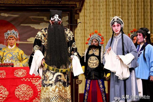 戏曲资料:关于中国戏剧的介绍50到100字左右，谢谢？