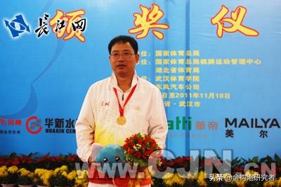 深圳棋王吴亚利能下得赢王天一吗？下不赢的话他们差距有多大？
