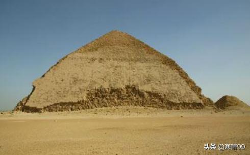 埃及金字塔的未解之谜，埃及的金字塔是怎么出名的第一个发现他并把它宣传到世界的人是谁