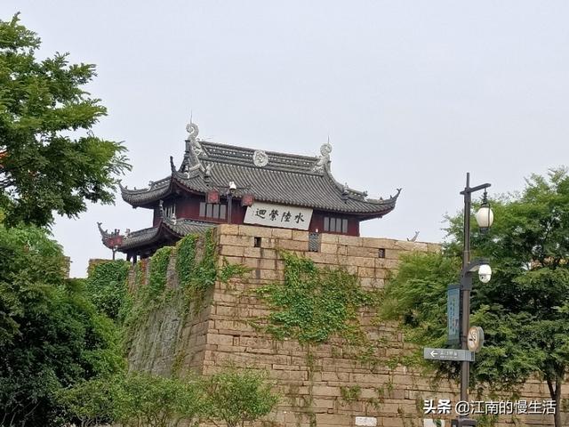 苏州有哪些值得一看的古建筑及现代建筑？