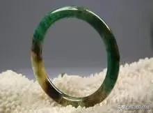 玉手镯摔碎预示什么,手镯断了到底要不要修复？