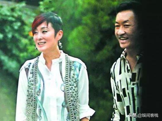 端木樱子:张敏与向华胜谈了八年恋爱，最后却分道扬镳，是怎么回事？