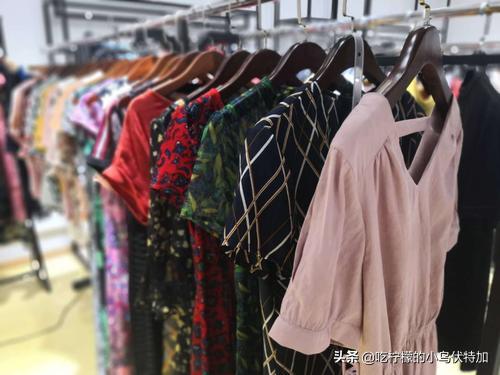 推销衣服的<a href=https://maguai.com/list/256-0-0.html target=_blank class=infotextkey>朋友圈</a>句子:卖衣服技巧语言怎么说？有哪些经典<a href=https://maguai.com/list/46-0-0.html target=_blank class=infotextkey>语录</a>？