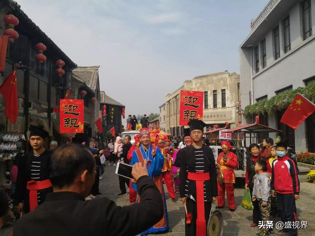 河南农村庙会斗狗现场视频:今年河南滑县火神庙会，有社火表演么？