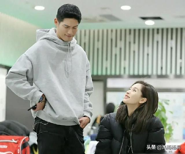 王子文吴永恩在一起了吗:网友偶遇王子文和吴永恩同游三亚，是真的在一起，还是节目效果