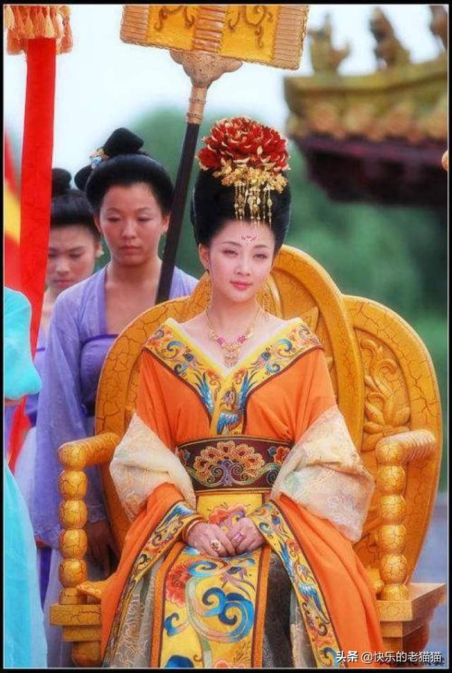 可是在出演武则天之前,虽然那时的殷桃已经有《历史的天空》,《搭错车