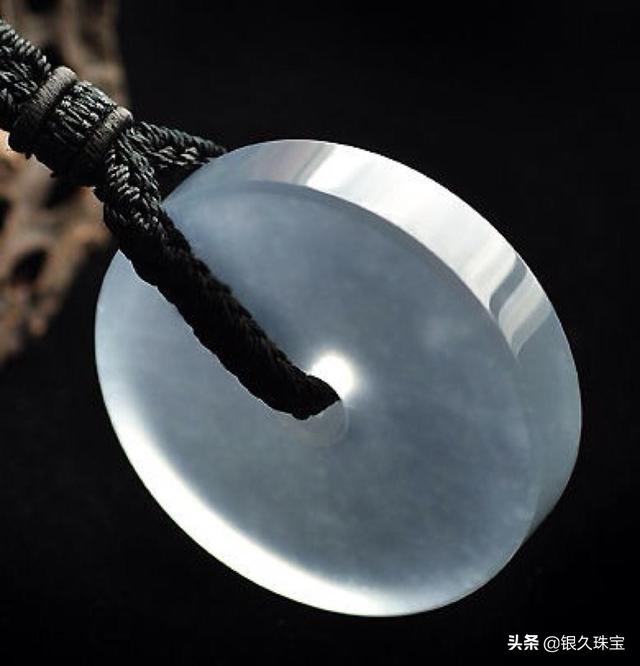 冰种春彩翡翠好不好,现在市场上翡翠冰种价格表现如何？