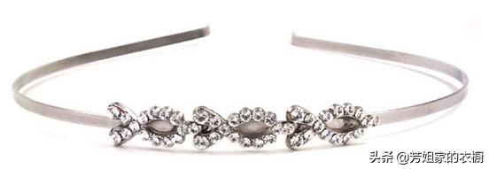 草莓晶手链,十八岁女生带什么手镯手链比较合适？