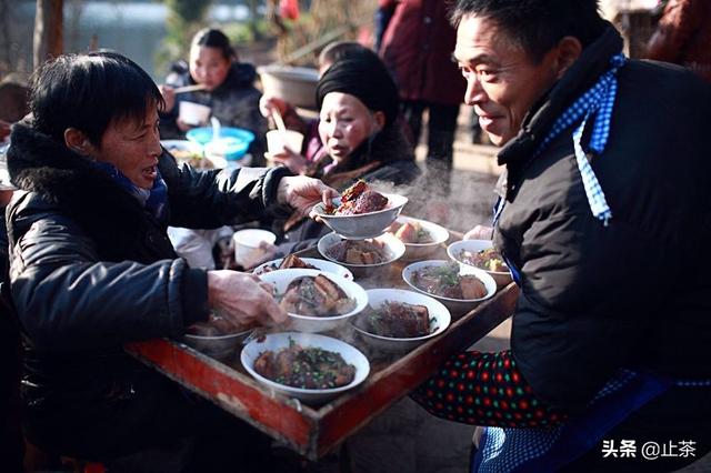 “舅舅不上席,酒菜不开席”,啥意思？