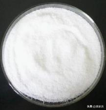 小麦面粉里面有什么添加剂，日常食用的面粉中真的添加滑石粉吗