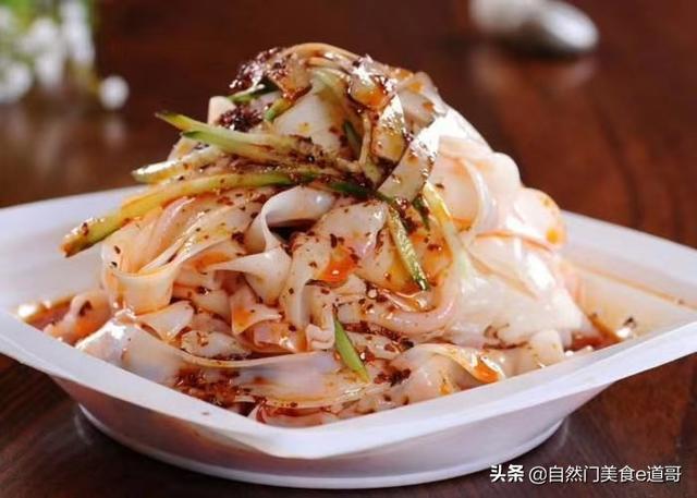 想在安徽县城开小吃店，哪种小吃最赚钱？