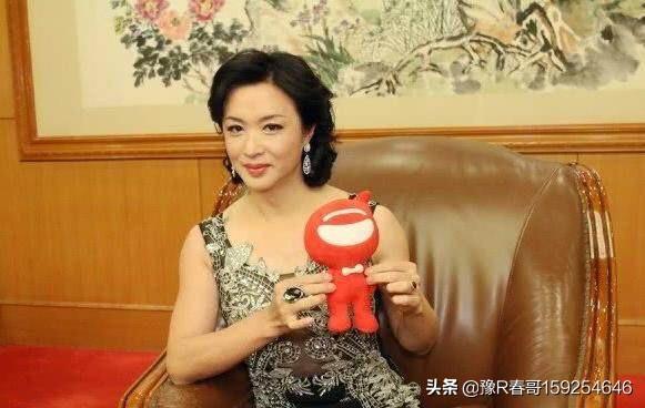 杨丽萍金星吵架:为什么很多观众喜爱金星，笑称金星为“毒舌”