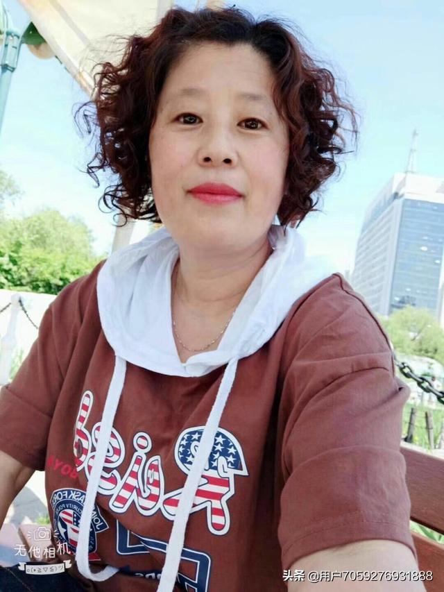 50岁左右的女人用什么微信头像既不失端庄又显得可爱