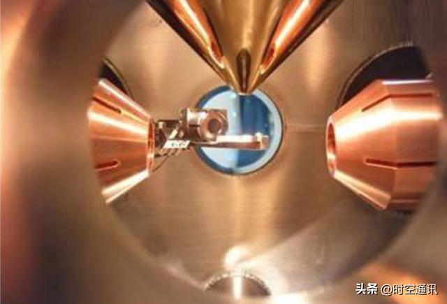 费米子凝聚态:都说物质分为固态液态气态，那火苗是什么态