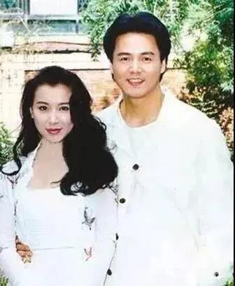 张庭林瑞阳:张庭林瑞阳夫妇这次向河南因强降雨受灾而捐款五百万，你怎么看？