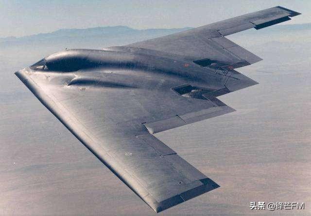 俄罗斯飞碟:歼-20战机能击落大型隐形轰炸机吗