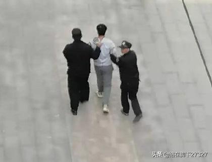 灵异事件化学老师:如何看待12月28日广东石油化工学院的两个女生被泼浓硫酸？