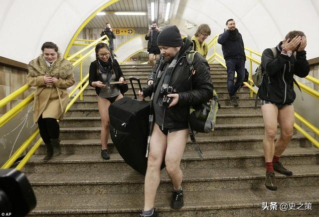 避孕丁字褲，“地鐵無褲子日”是美國特有節日，一年舉辦一次，是怎麽回事？