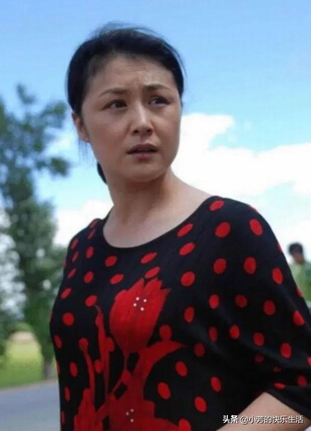 因为和谢大脚长得高度相似而火的王璐瑶，你希望她接演谢大脚么？