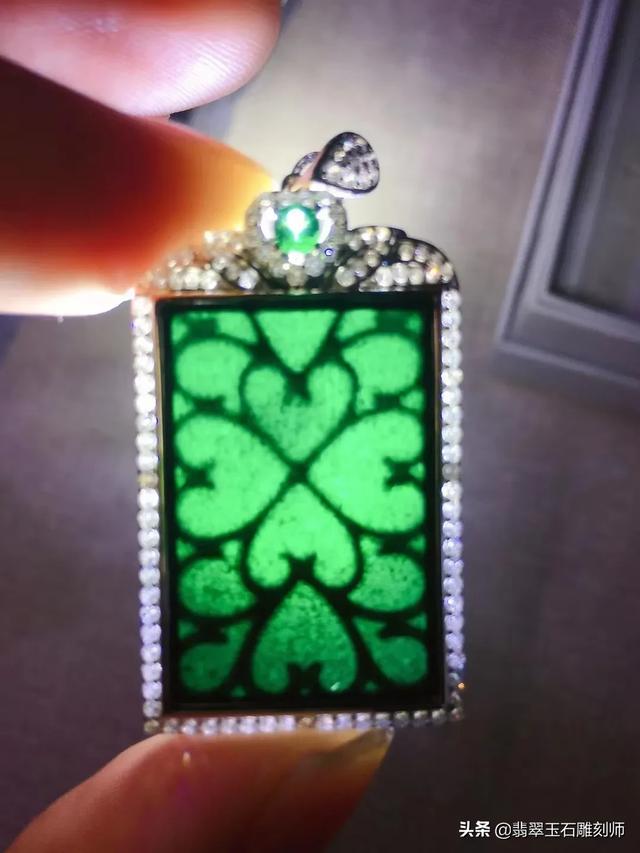 圆条手镯8毫米细吗,看看这条镯子品质怎么样？