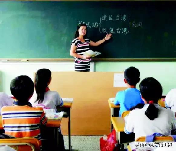 孩子小学一年级，班里有个女孩智商稍差，在学校经常找儿子玩，会不会对孩子有影响？