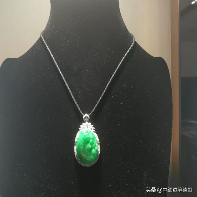 32种翡翠颜色等级排名,玉镯分了几个等级?A货是什么意思？