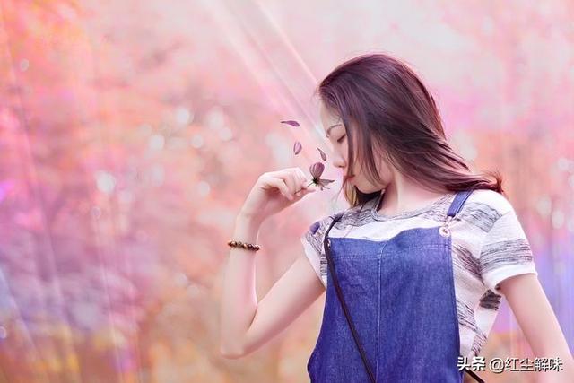 兔子压倒窝边草:类似兔子压倒无边草的腹黑男的小说还有木有？